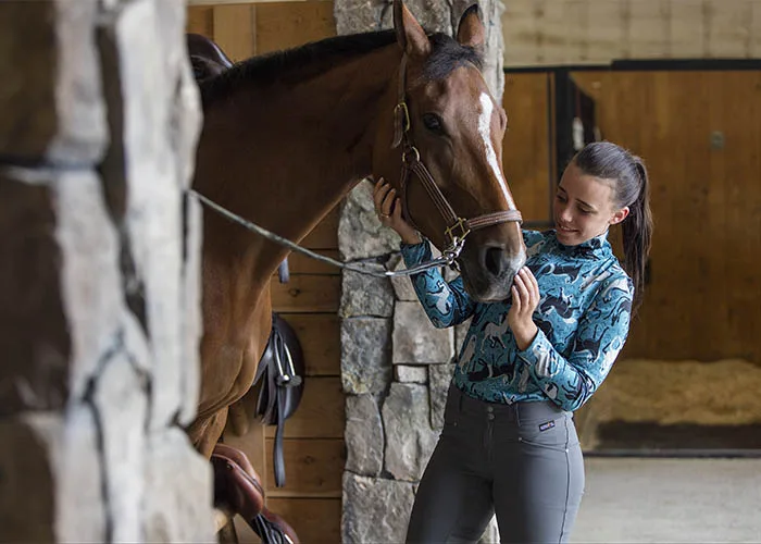 10 Boarding Barn Etiquette Mistakes to Avoid